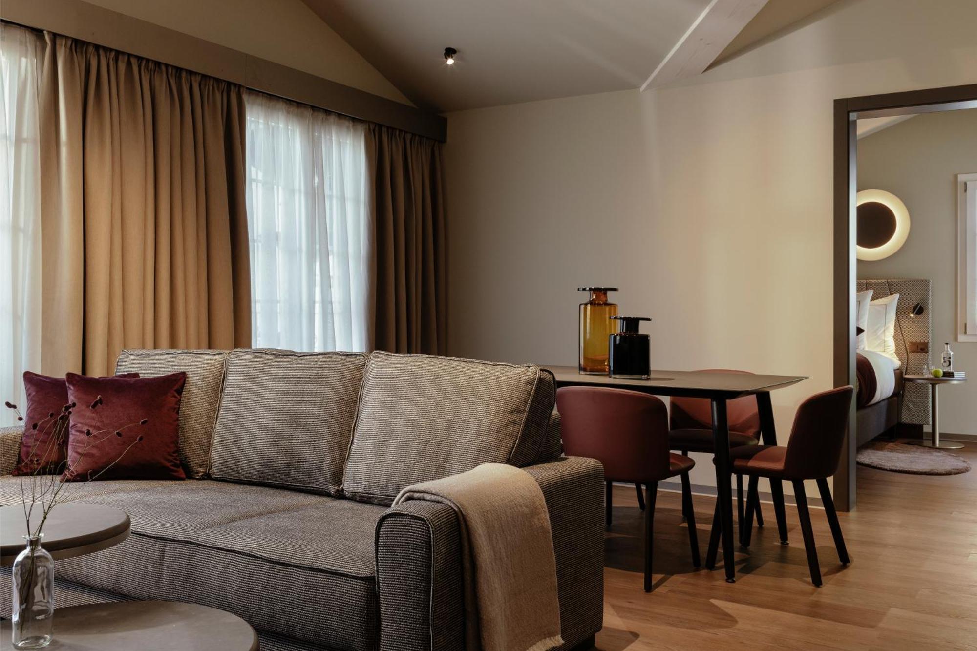 Schloss Zermatt - Cbd & Adaptogenic Spa And Sport Hotel Rum bild