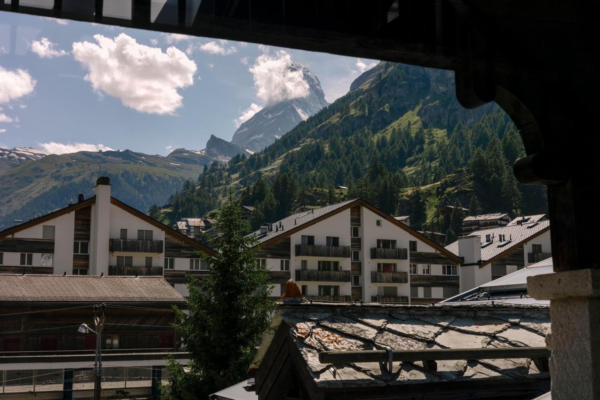 Schloss Zermatt - Cbd & Adaptogenic Spa And Sport Hotel Exteriör bild