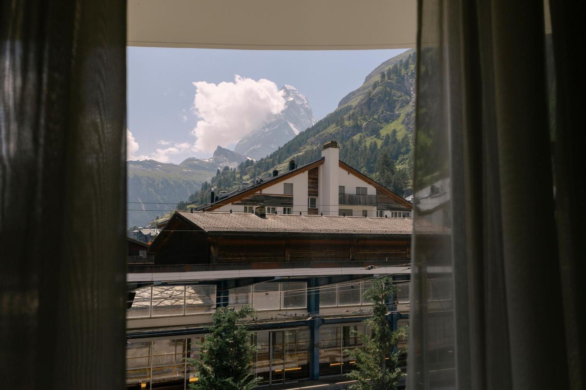 Schloss Zermatt - Cbd & Adaptogenic Spa And Sport Hotel Exteriör bild