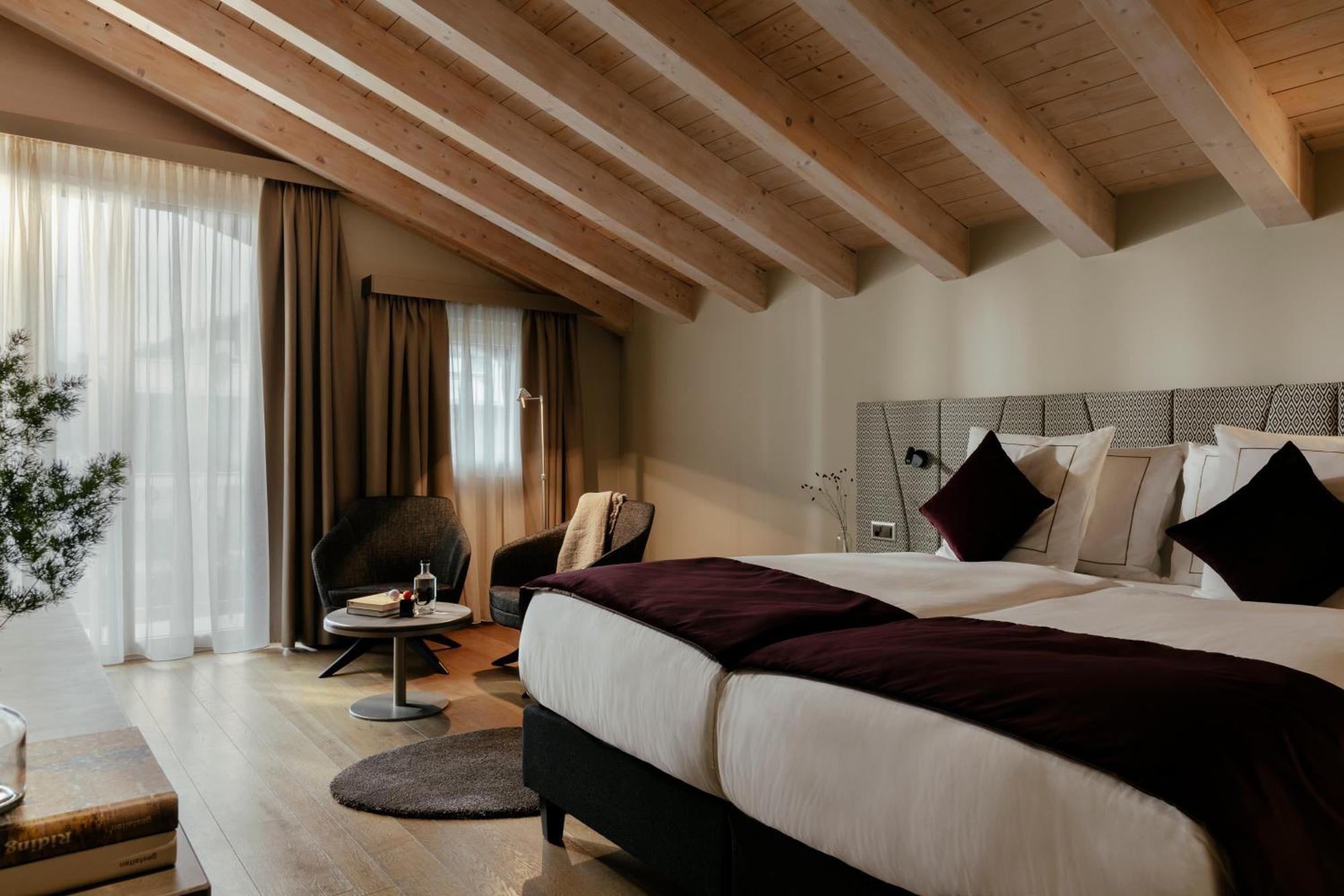 Schloss Zermatt - Cbd & Adaptogenic Spa And Sport Hotel Exteriör bild